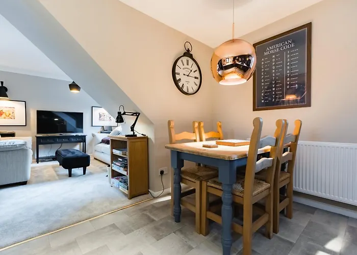 Hullidays》Marina Town House