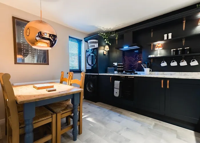 Hullidays》Marina Town House
